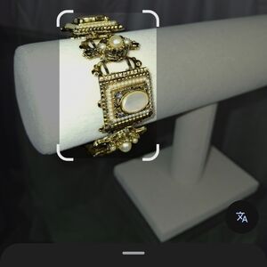 Vintage 1960s Gold Tone Ornate Bracelet